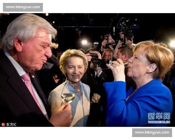 赛后碰杯的对手:弗兰克与莫耶斯的酒友情谊